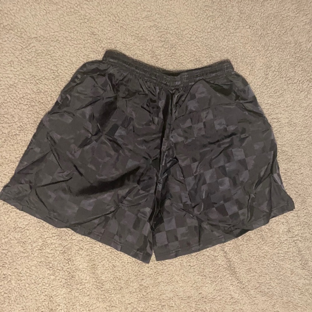 Vital, Large, Black